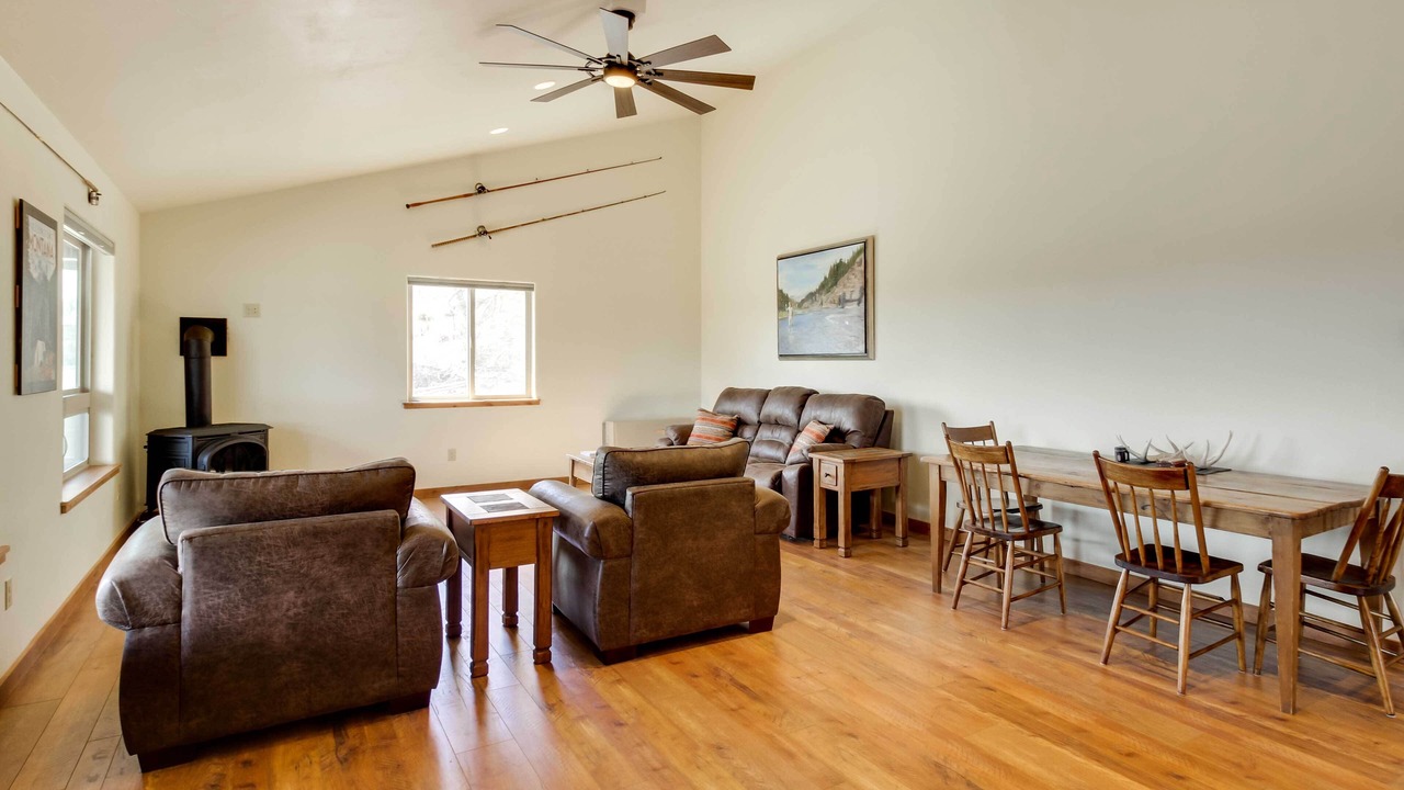 Photo of Livingroom in Silver Star
