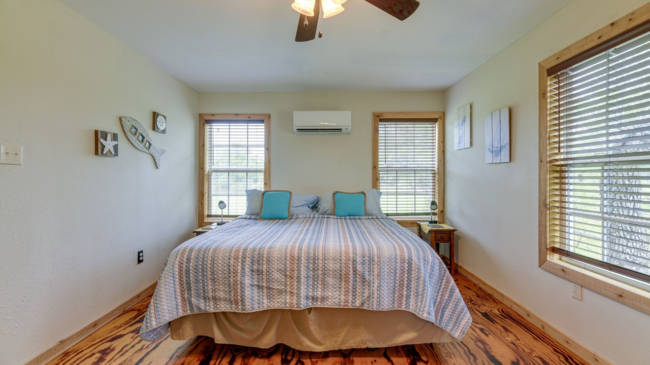 Photo of Bedroom in Rockport