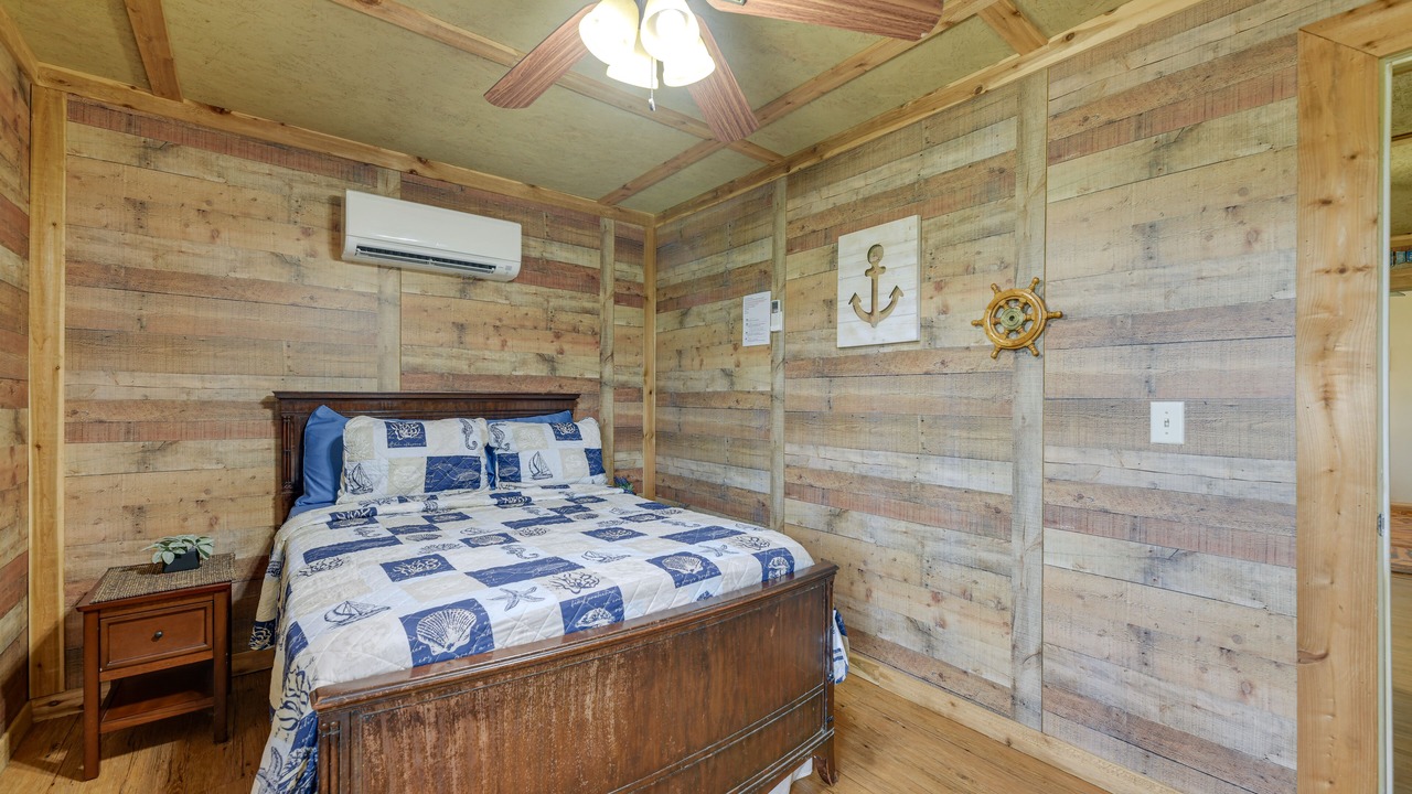 Photo of Bedroom in Rockport