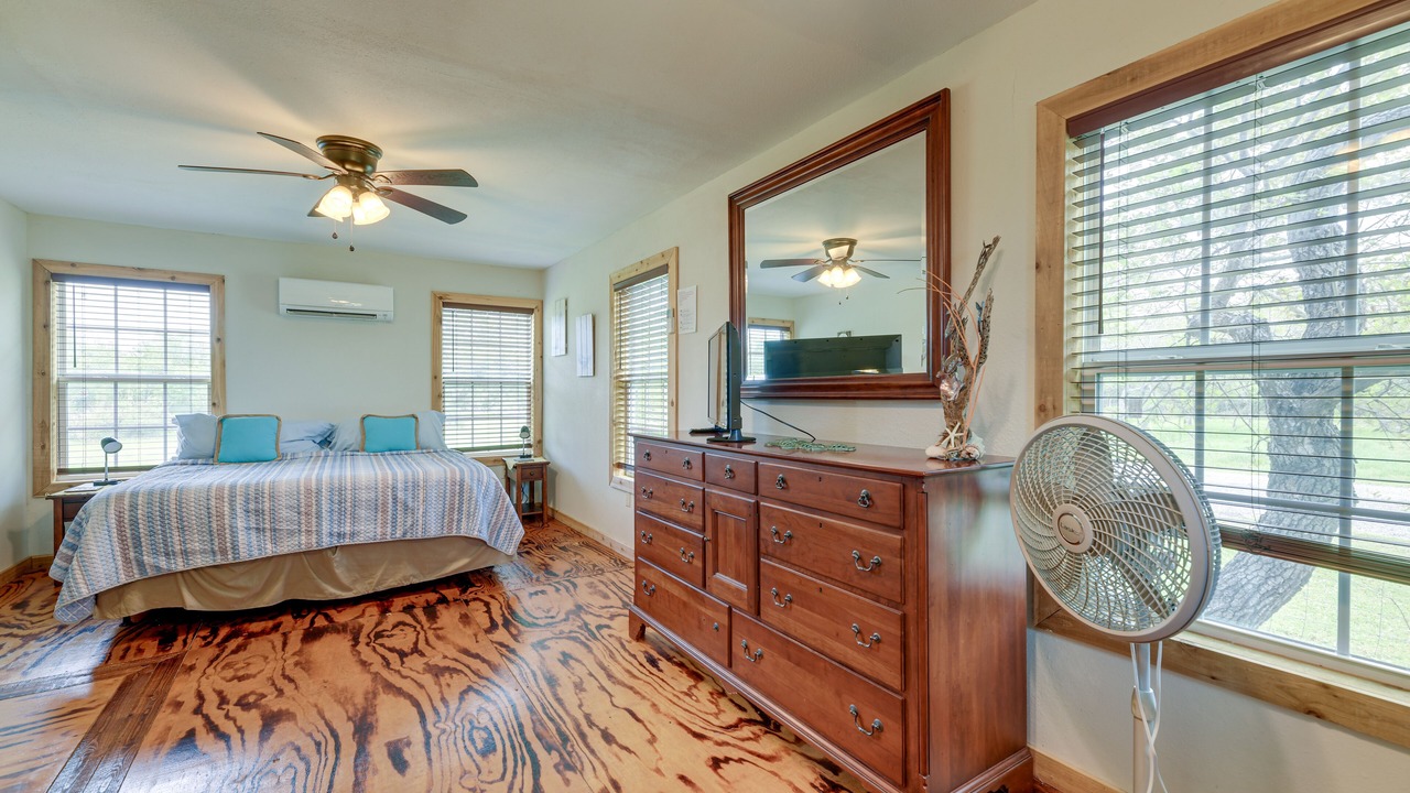 Photo of Bedroom in Rockport