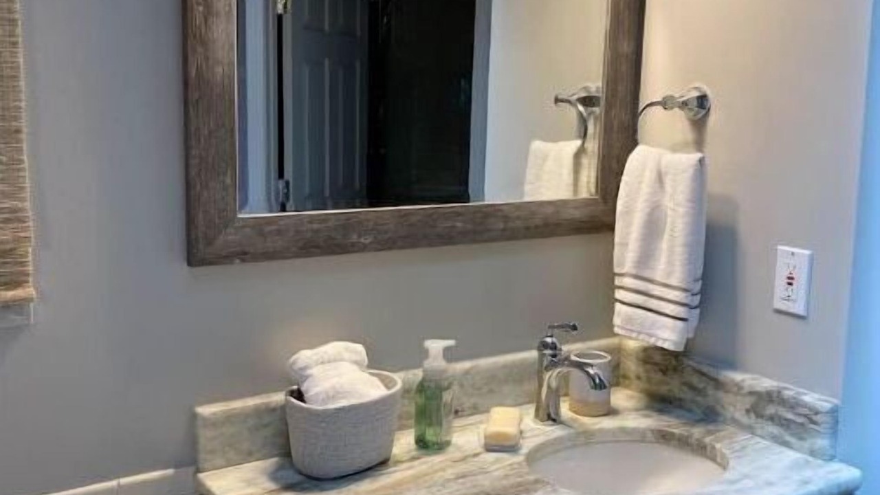 Photo of Bathroom in Niles