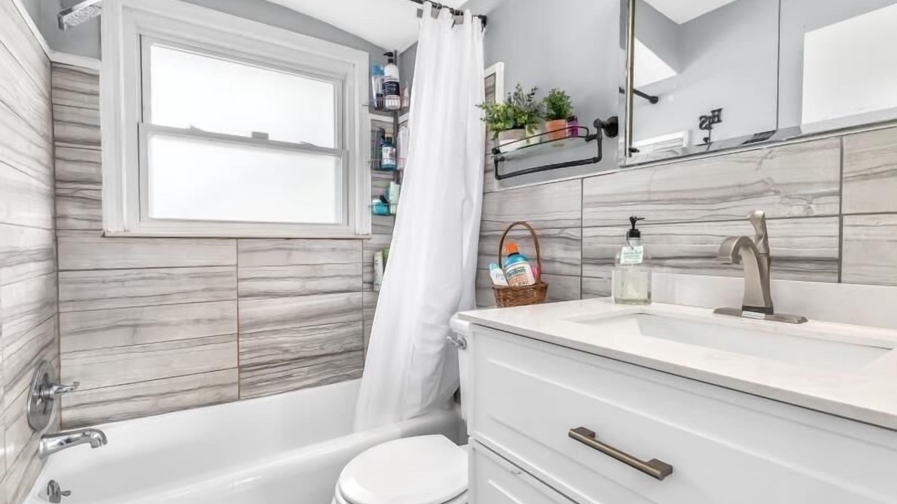 Photo of Bathroom in Livonia