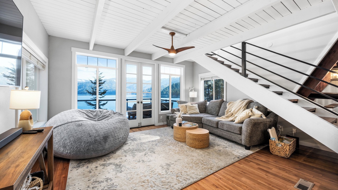 Photo of Livingroom in Clarksville