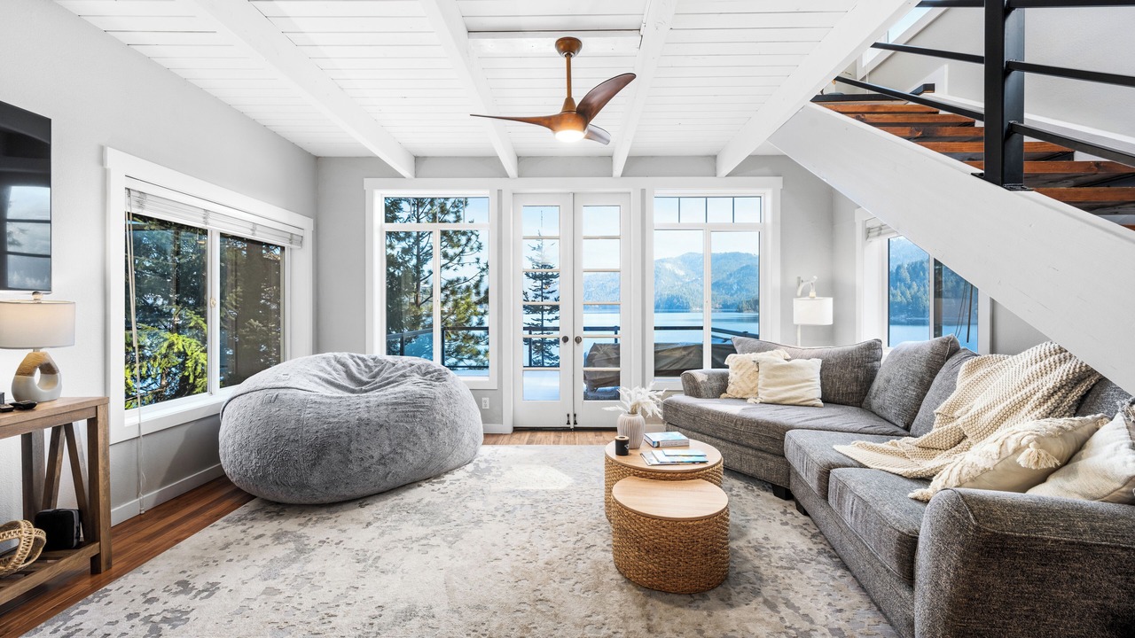 Photo of Livingroom in Clarksville
