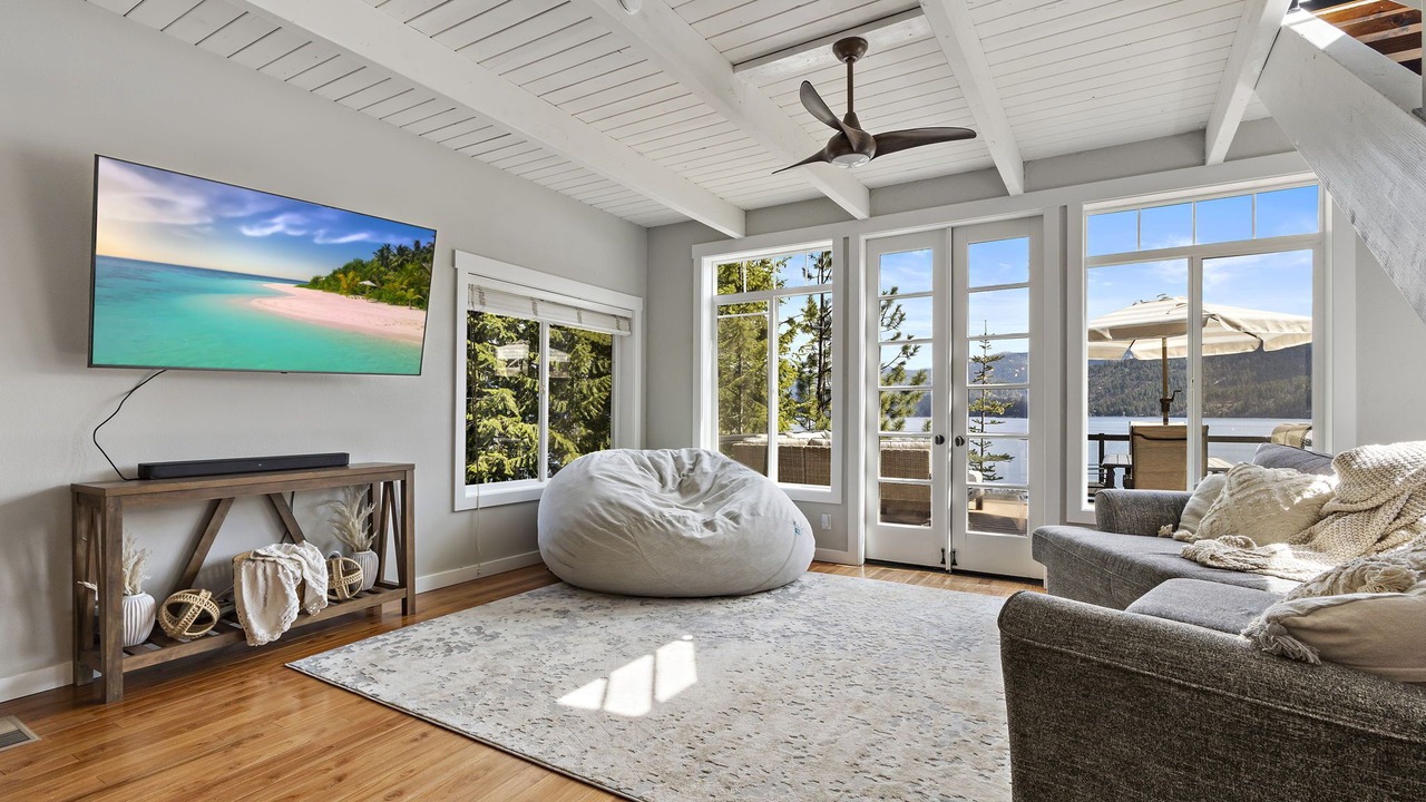 Photo of Livingroom in Clarksville