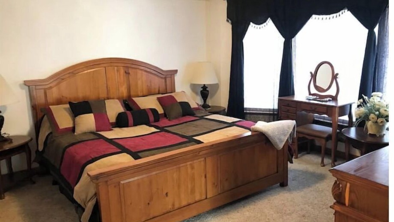 Photo of Bedroom in Clawson