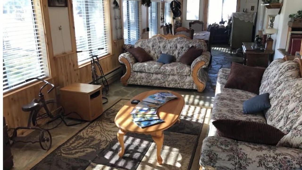 Photo of Livingroom in Clawson