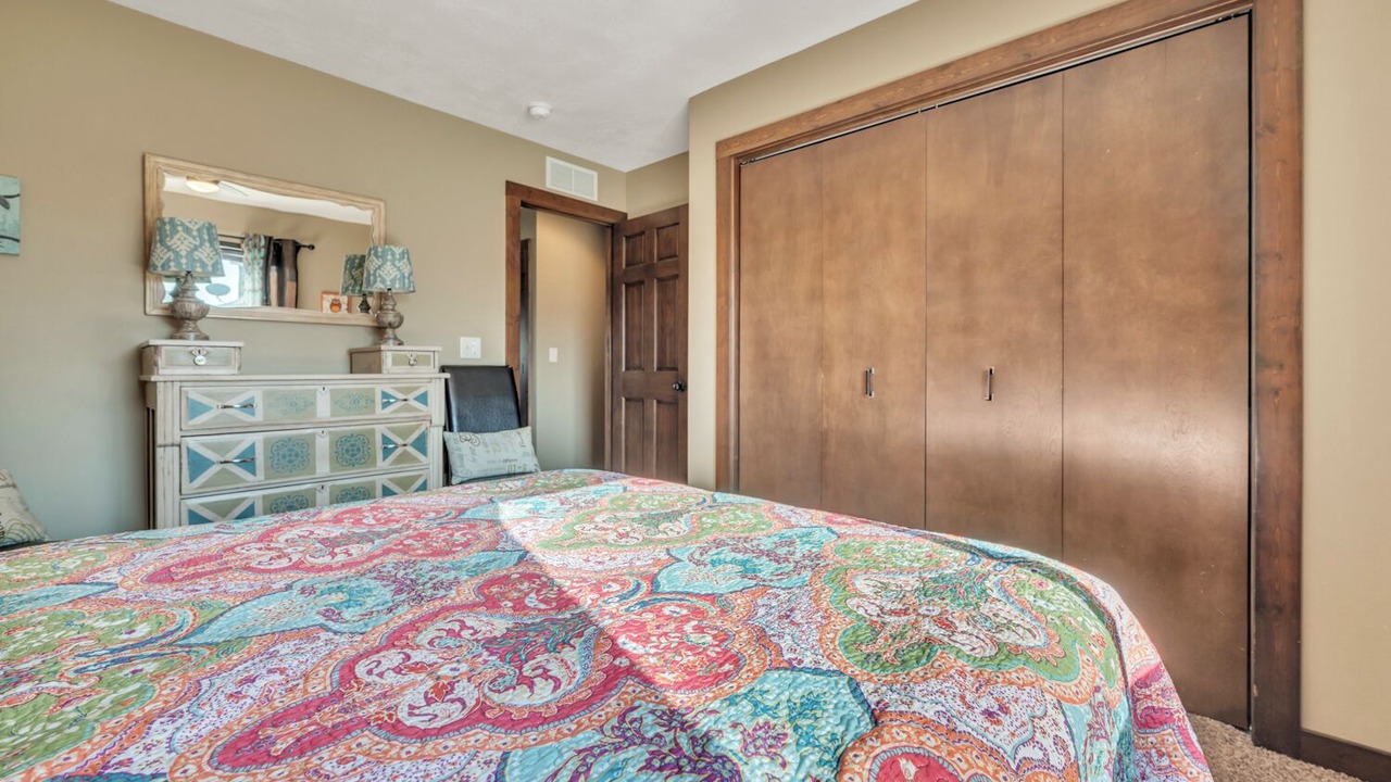 Photo of Bedroom in Arnolds Park