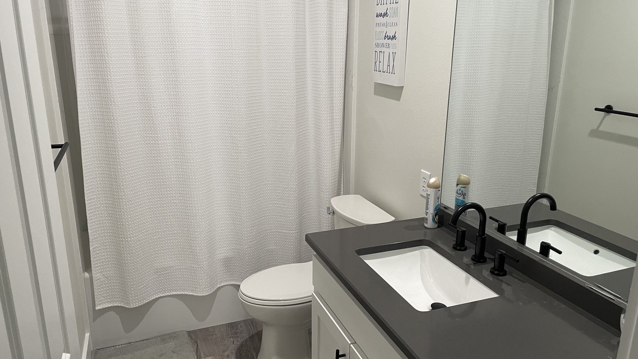 Photo of Bathroom in Brookeland