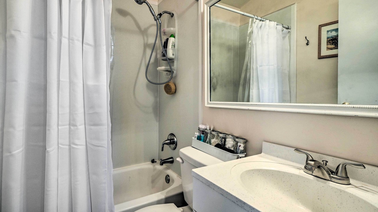Photo of Bathroom in Queen