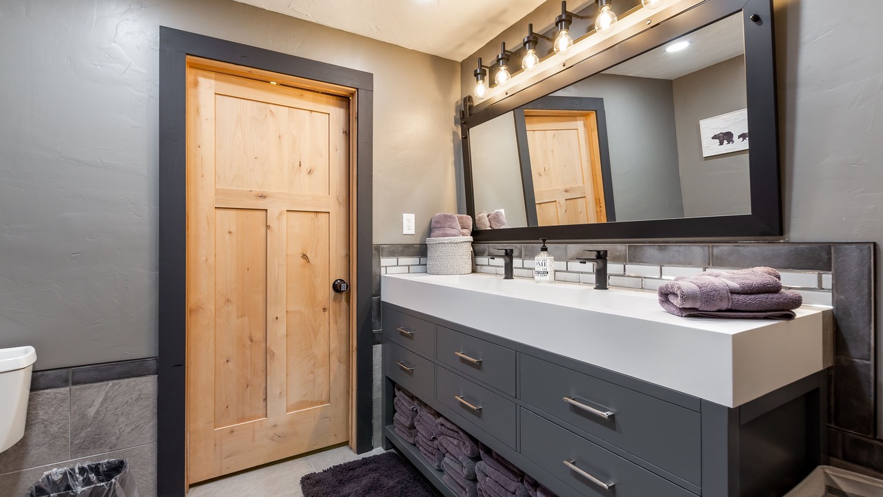 Photo of Bedroom in Island Park