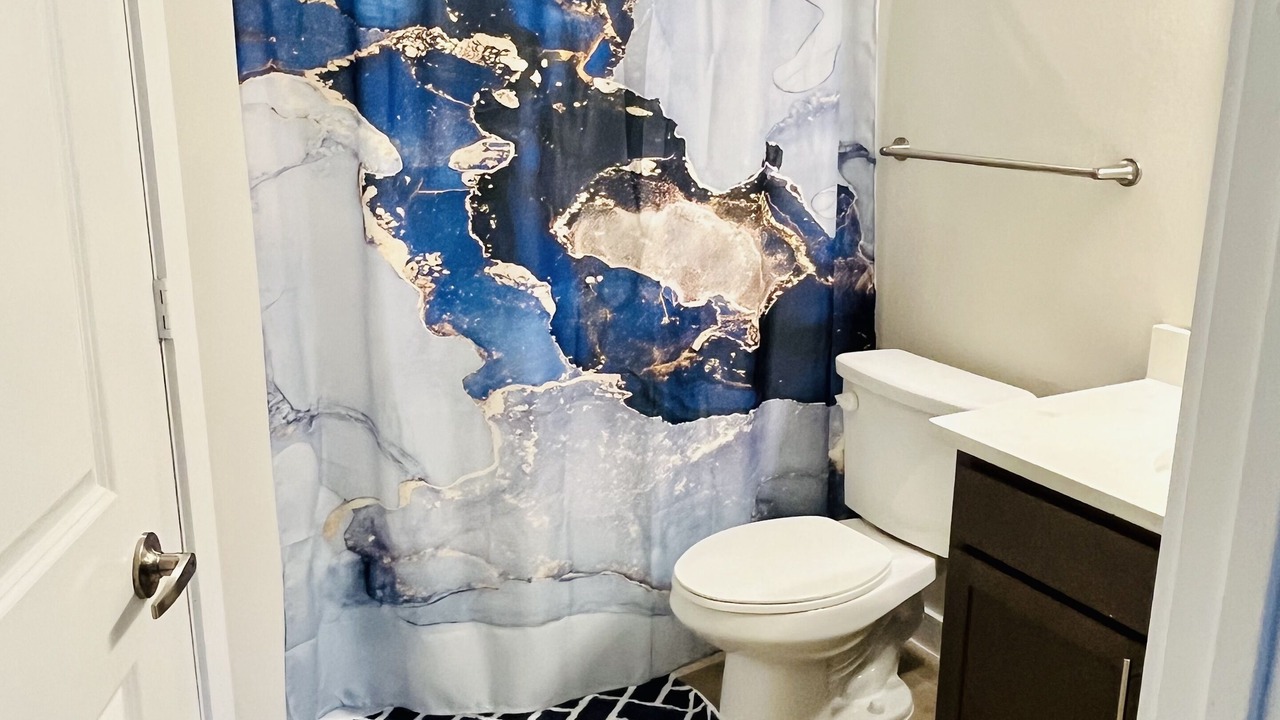 Photo of Bathroom in Greater Greenspoint