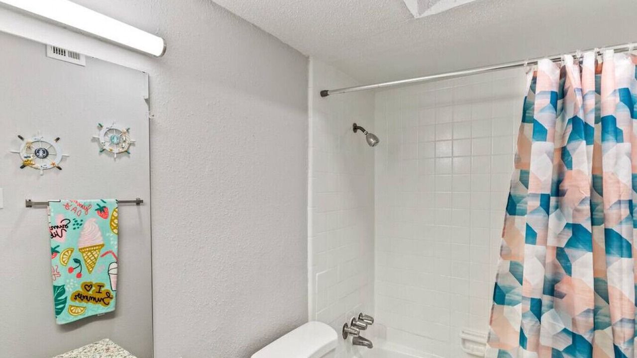 Photo of Bathroom in El Lago