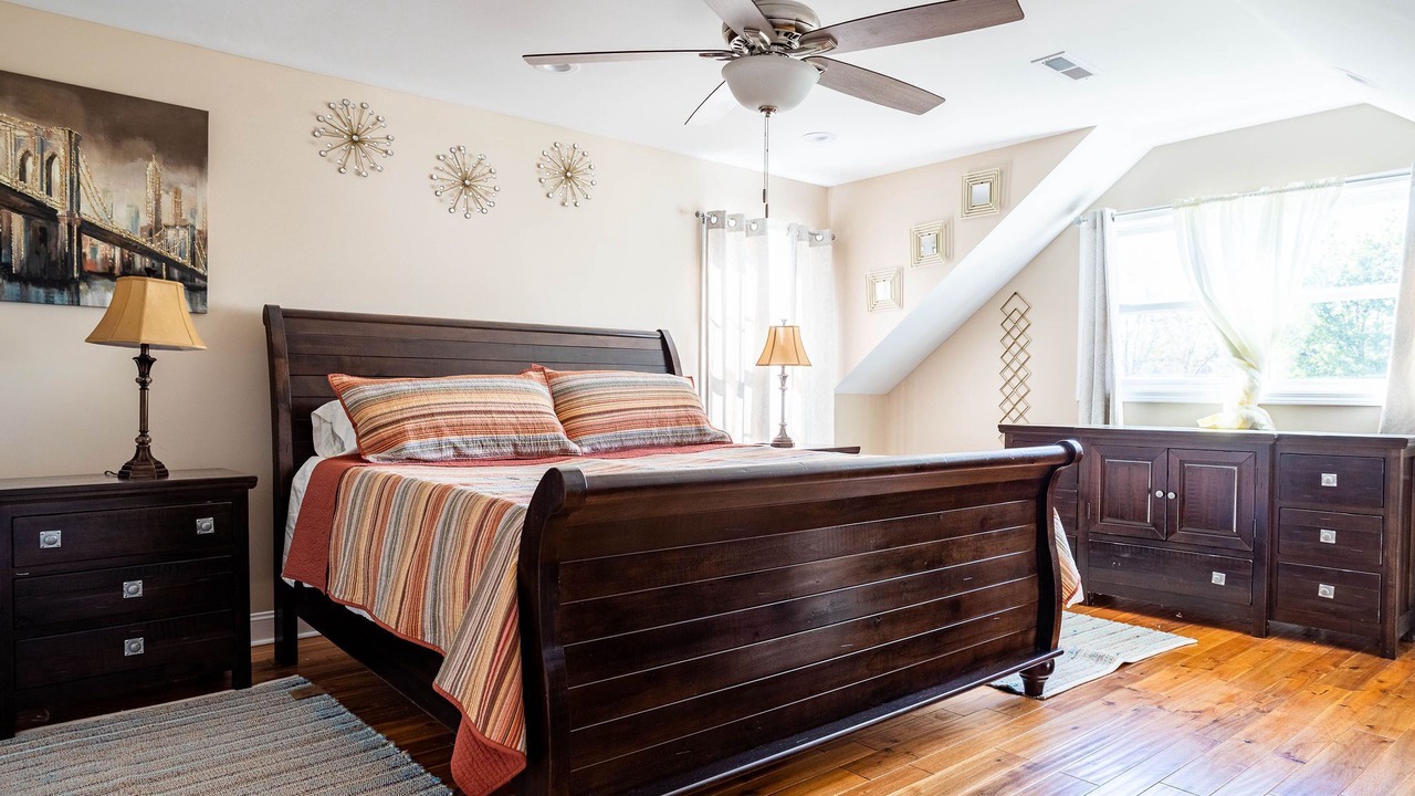 Photo of Bedroom in Oakland