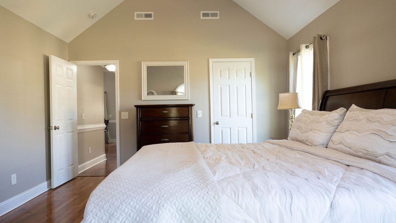 Photo of Bedroom in Oakland