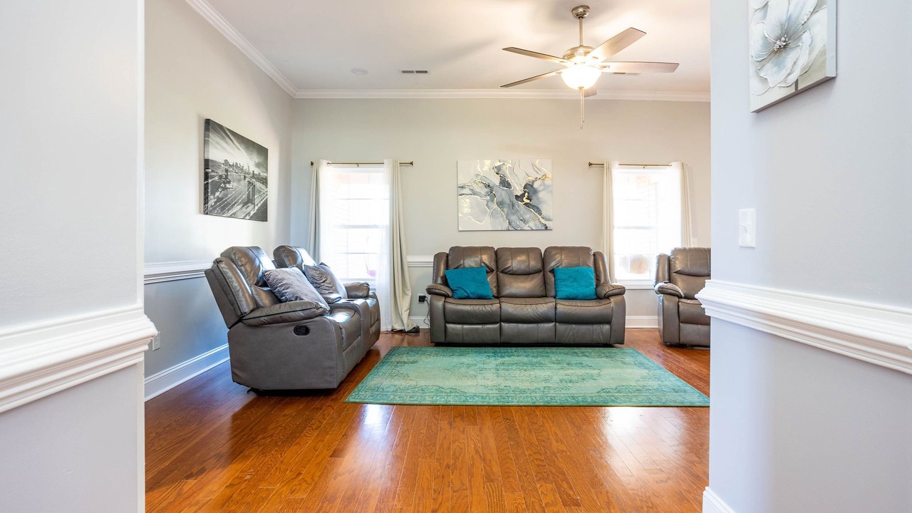 Photo of Livingroom in Oakland