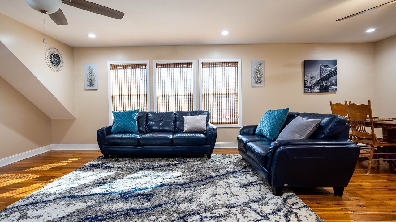 Photo of Livingroom in Oakland