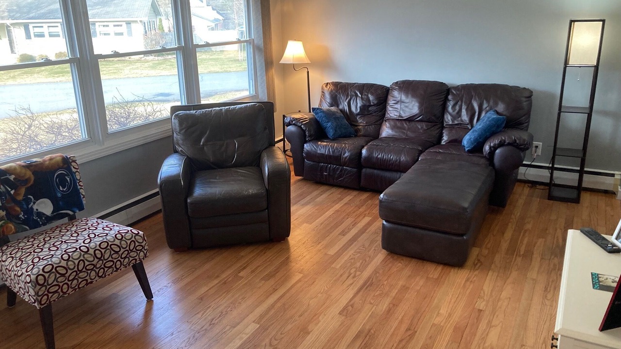 Photo of Livingroom in Boalsburg