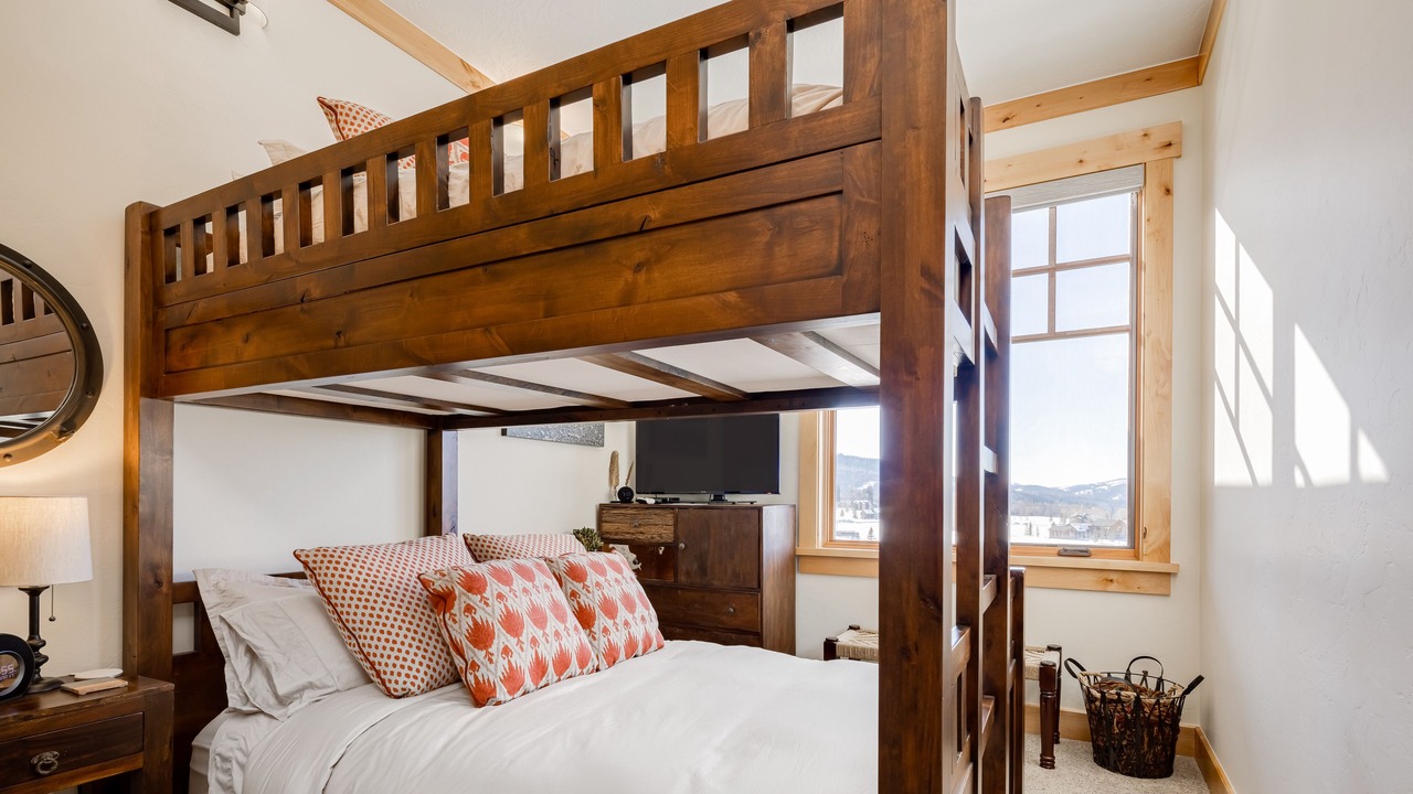 Photo of Bedroom in Victor
