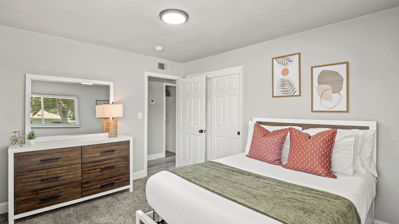 Photo of Bedroom in Raisin