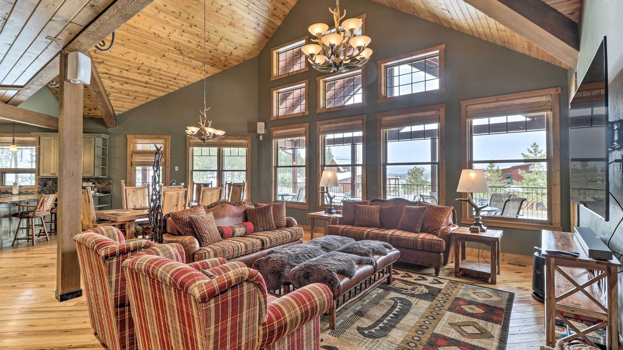 Photo of Livingroom in Eureka