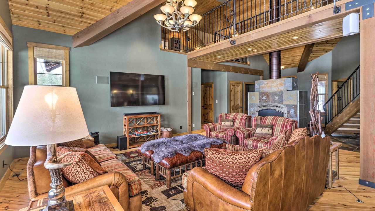 Photo of Livingroom in Eureka