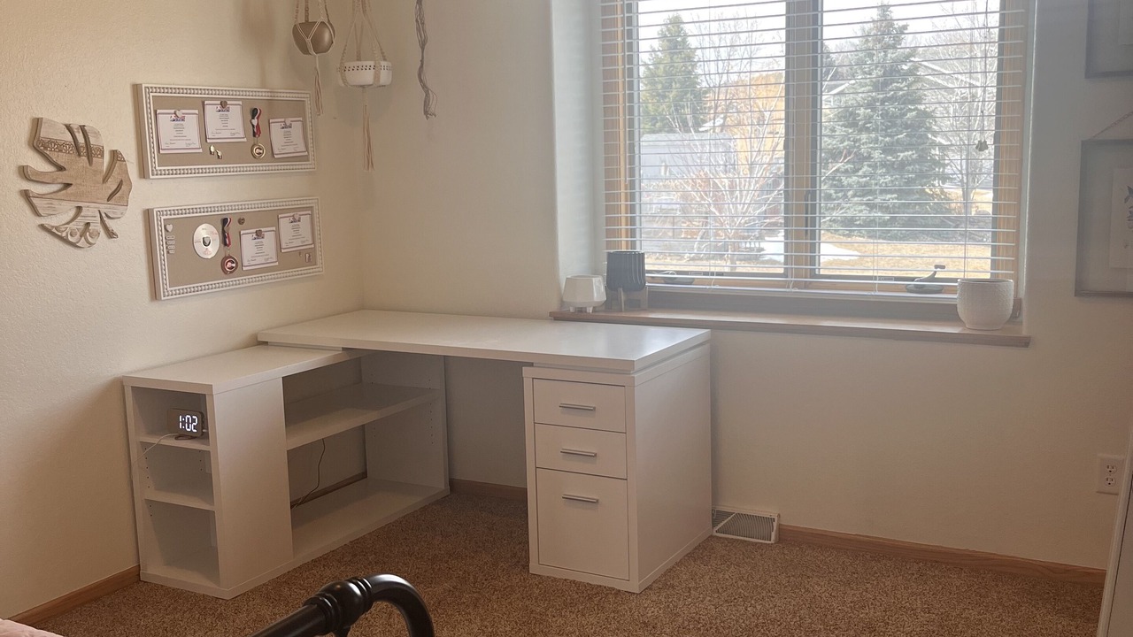Photo of Bedroom in Colonial Pine Hills