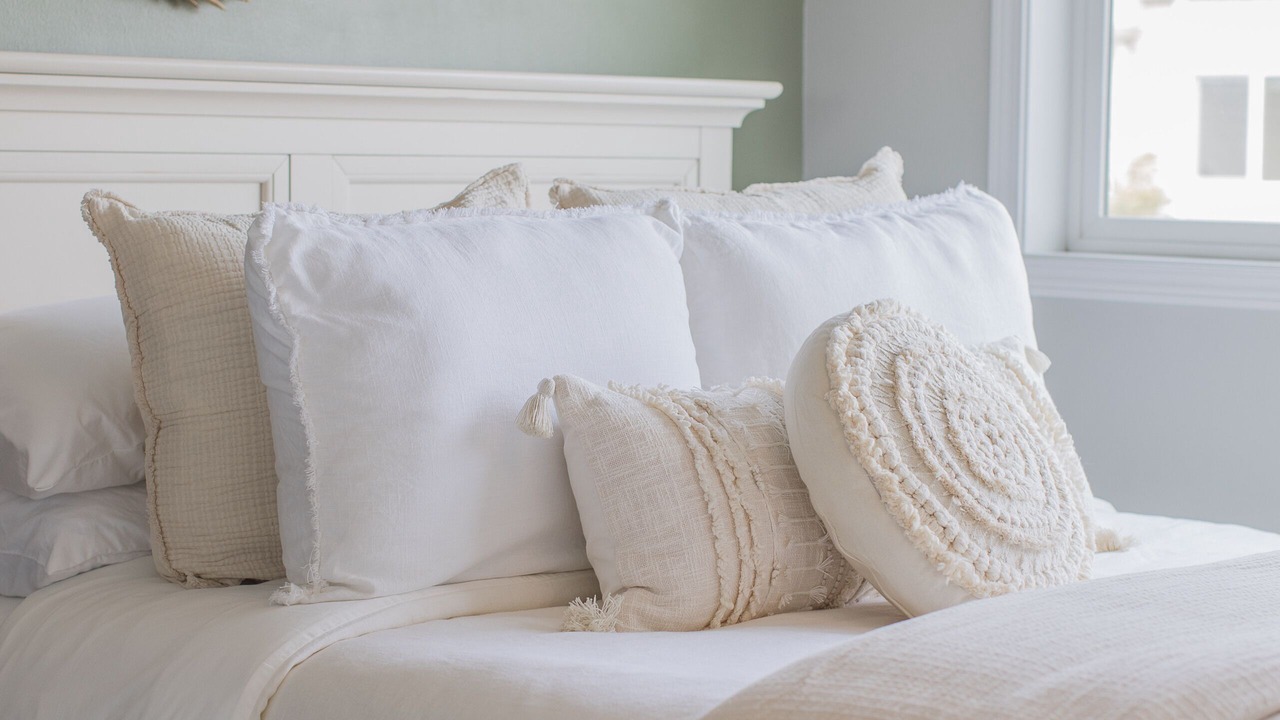 Photo of Bedroom in The Bowl of Edmonds