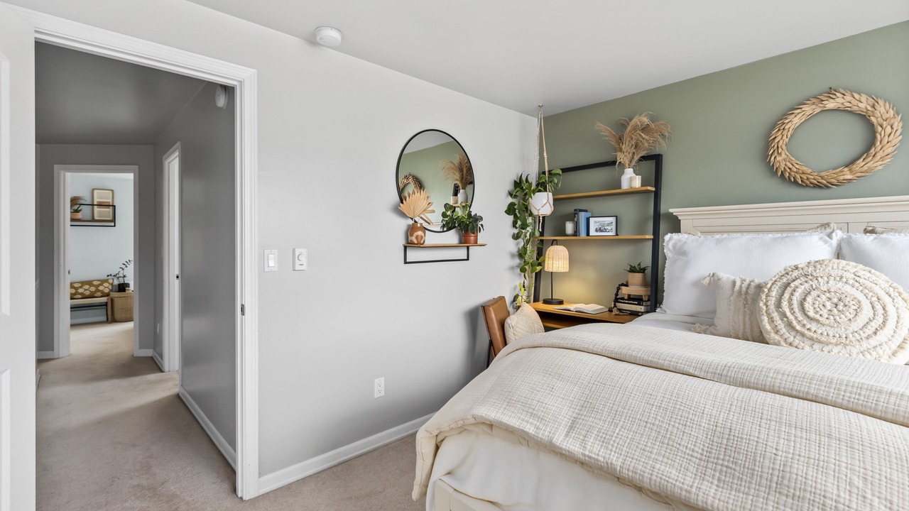 Photo of Bedroom in The Bowl of Edmonds