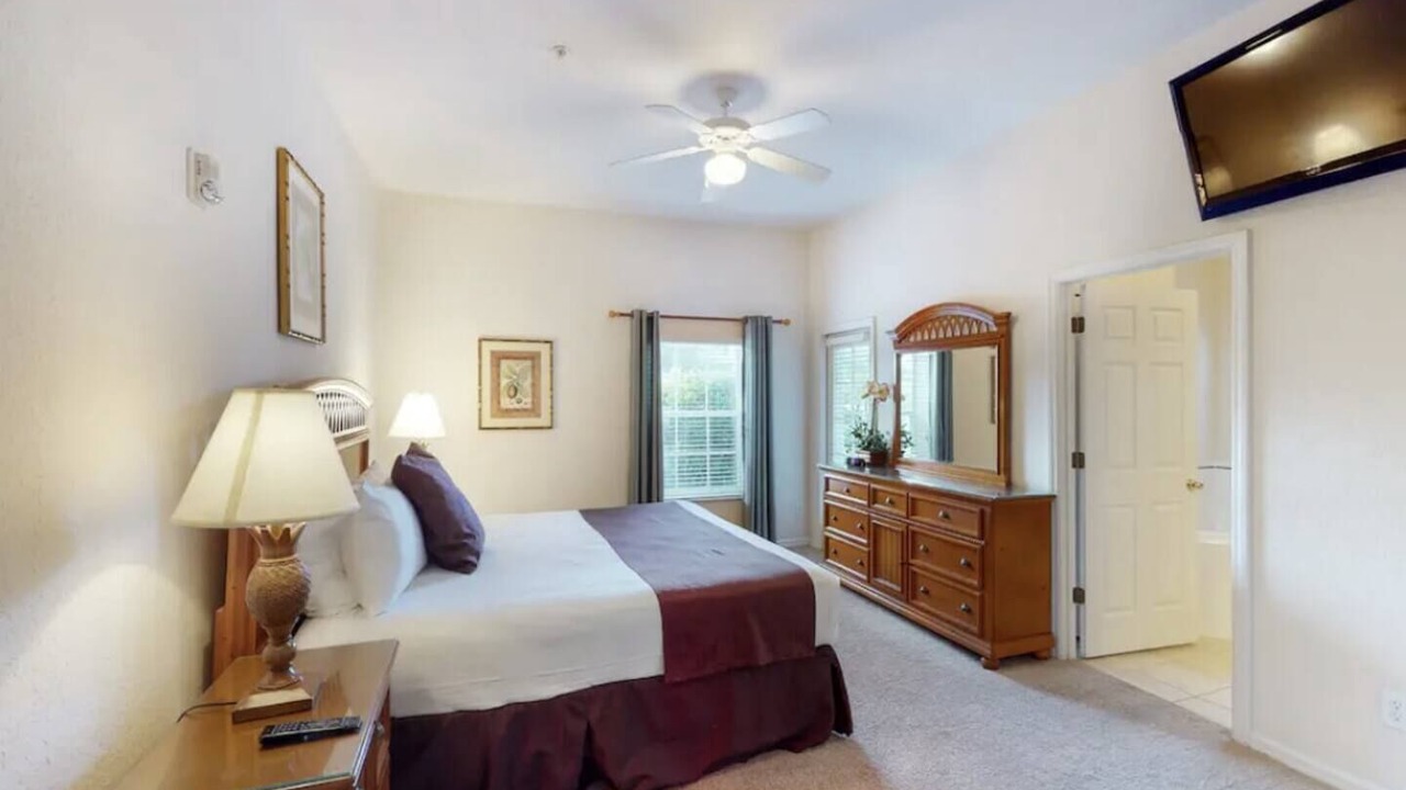 Photo of Bedroom in Bahama Bay