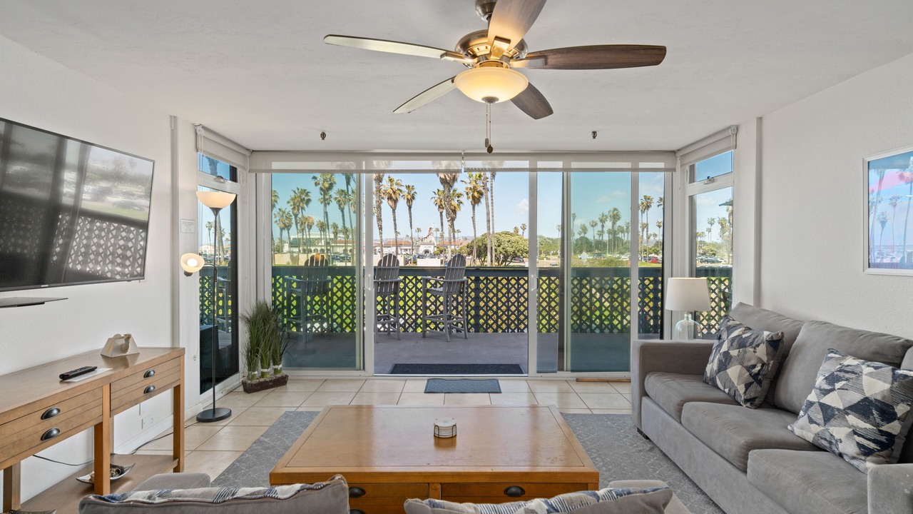 Photo of Livingroom in South Mission Beach
