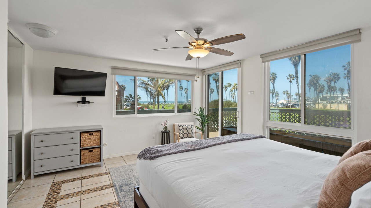 Photo of Bedroom in South Mission Beach