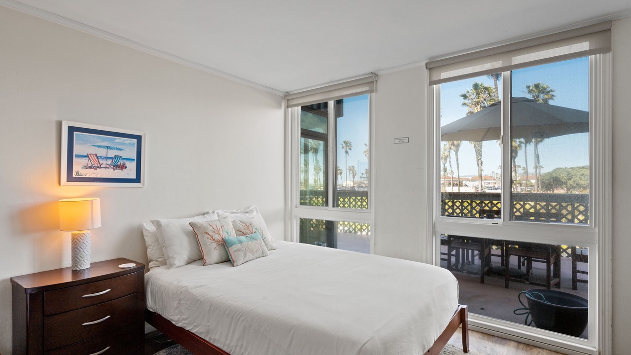 Photo of Bedroom in South Mission Beach