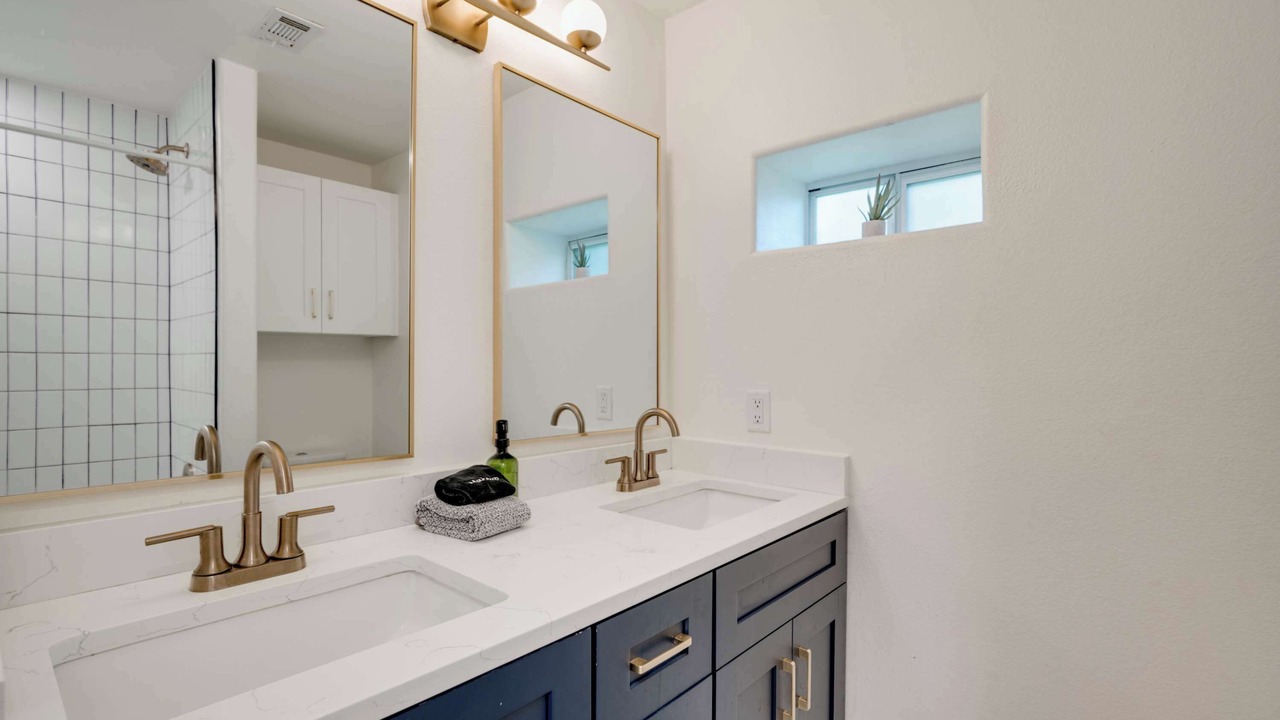 Photo of Bathroom in Blanco
