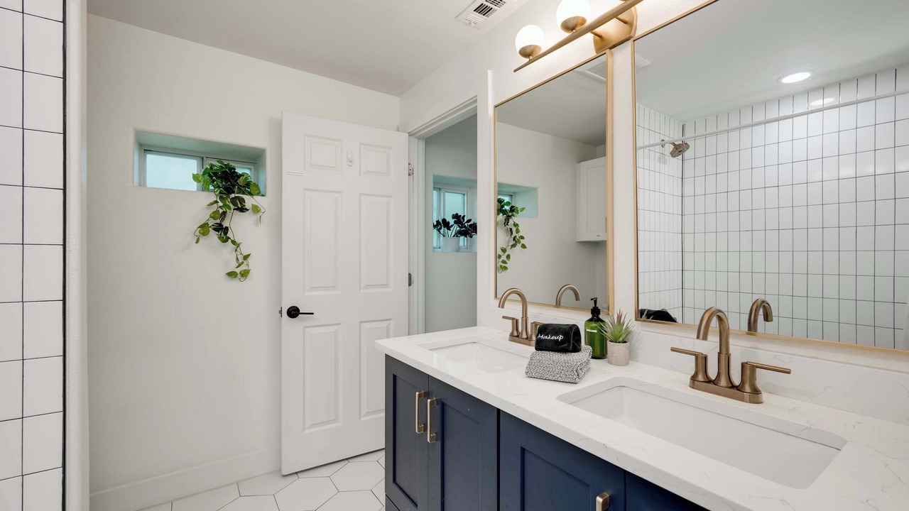 Photo of Bathroom in Blanco