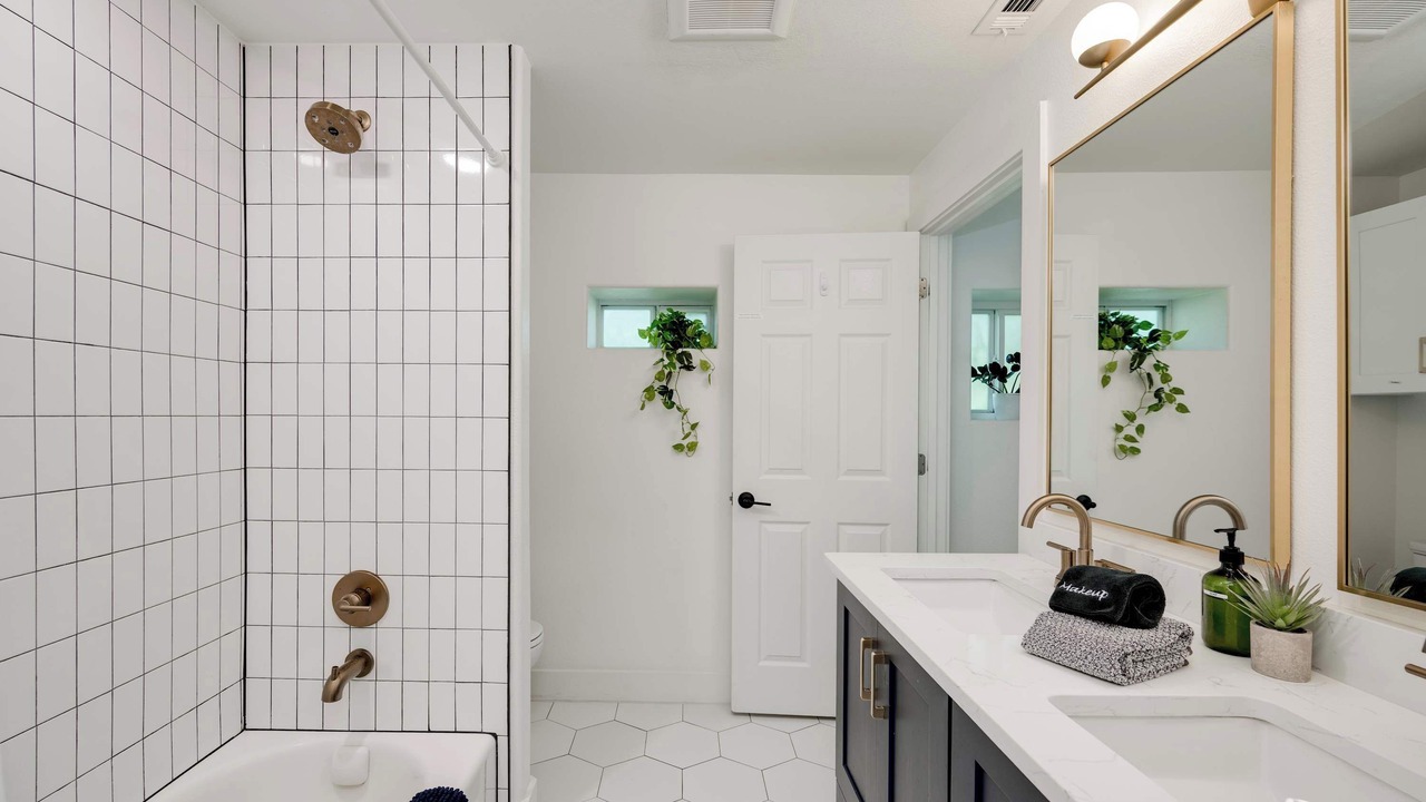 Photo of Bathroom in Blanco
