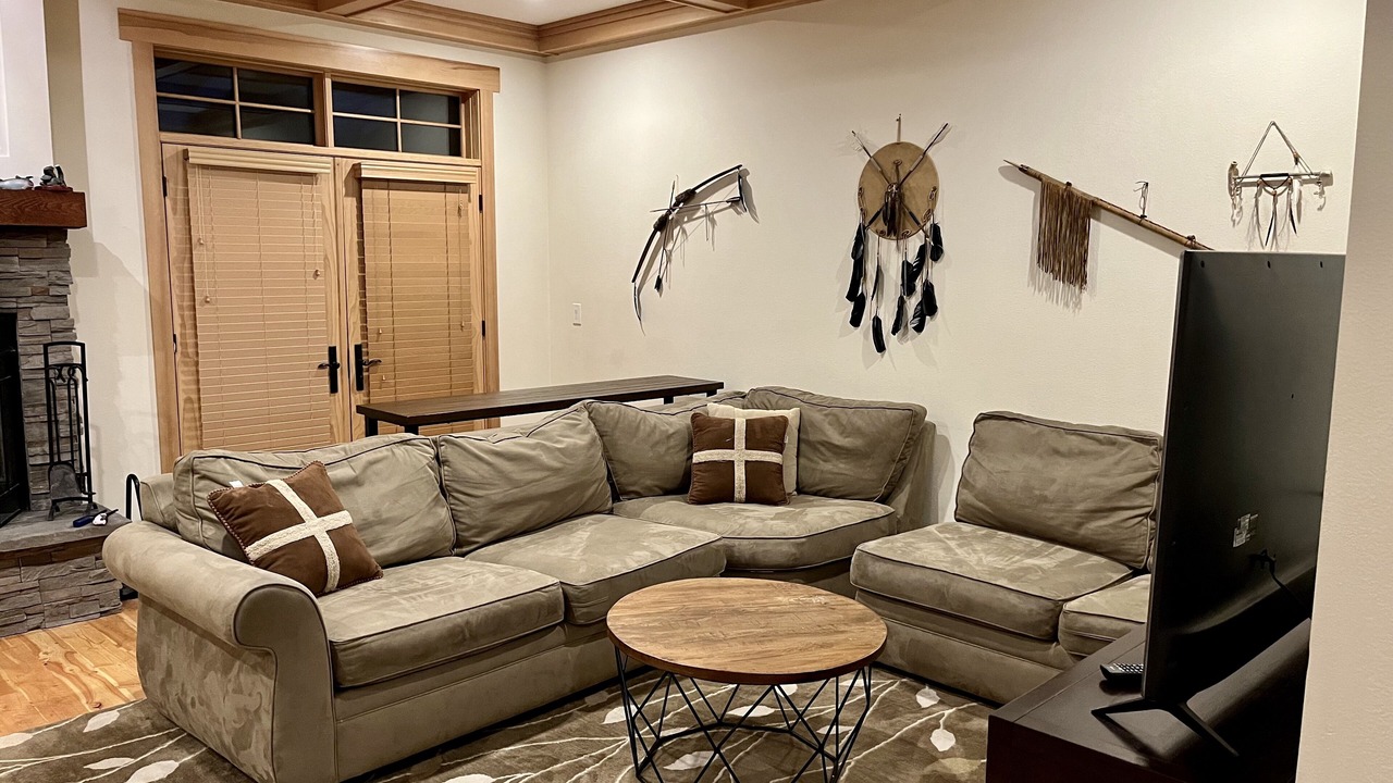 Photo of Livingroom in Big Sky Meadow Village