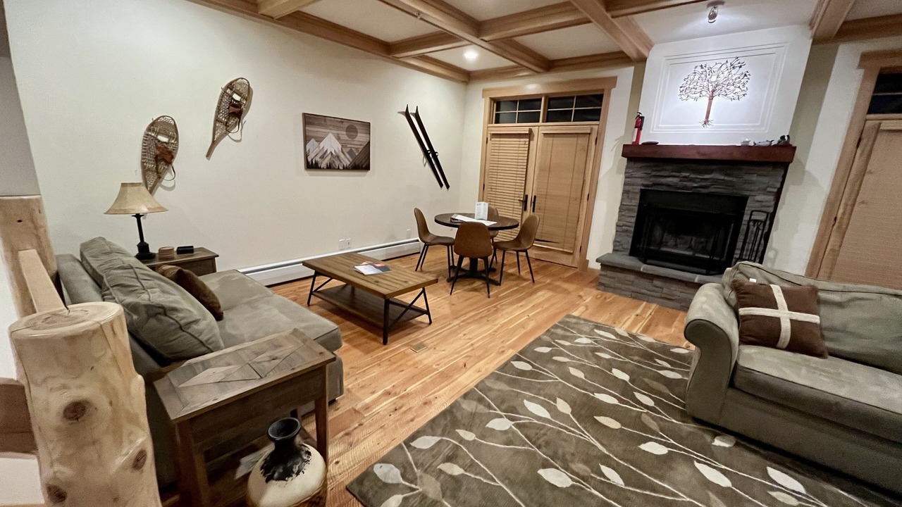 Photo of Livingroom in Big Sky Meadow Village