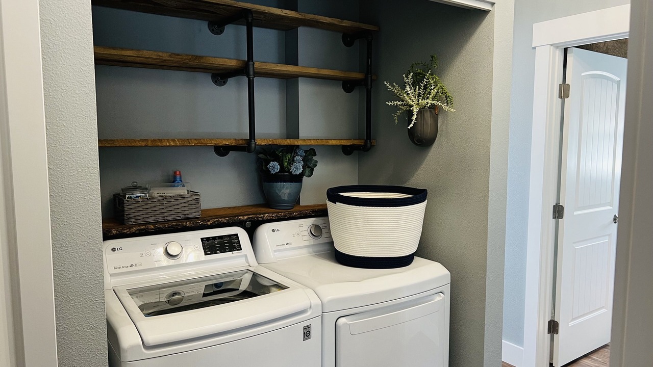Photo of Bedroom in River Road