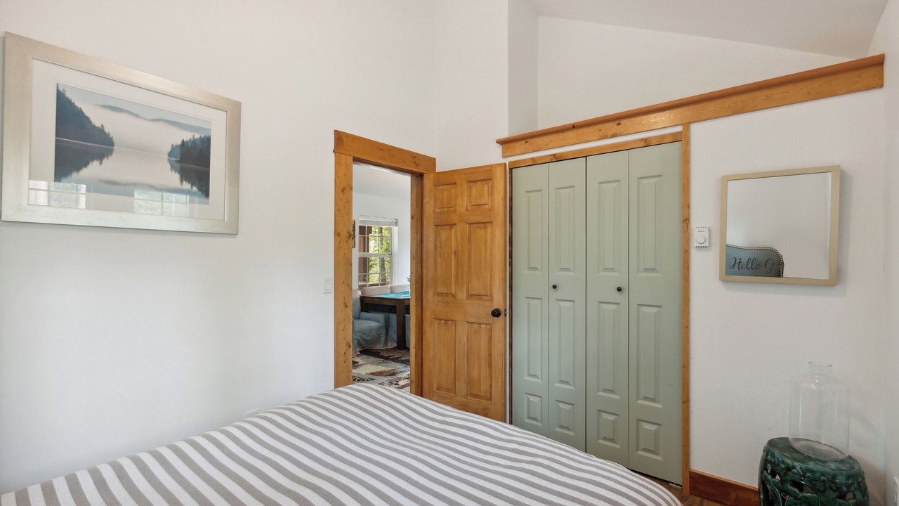 Photo of Bedroom in Lakeside