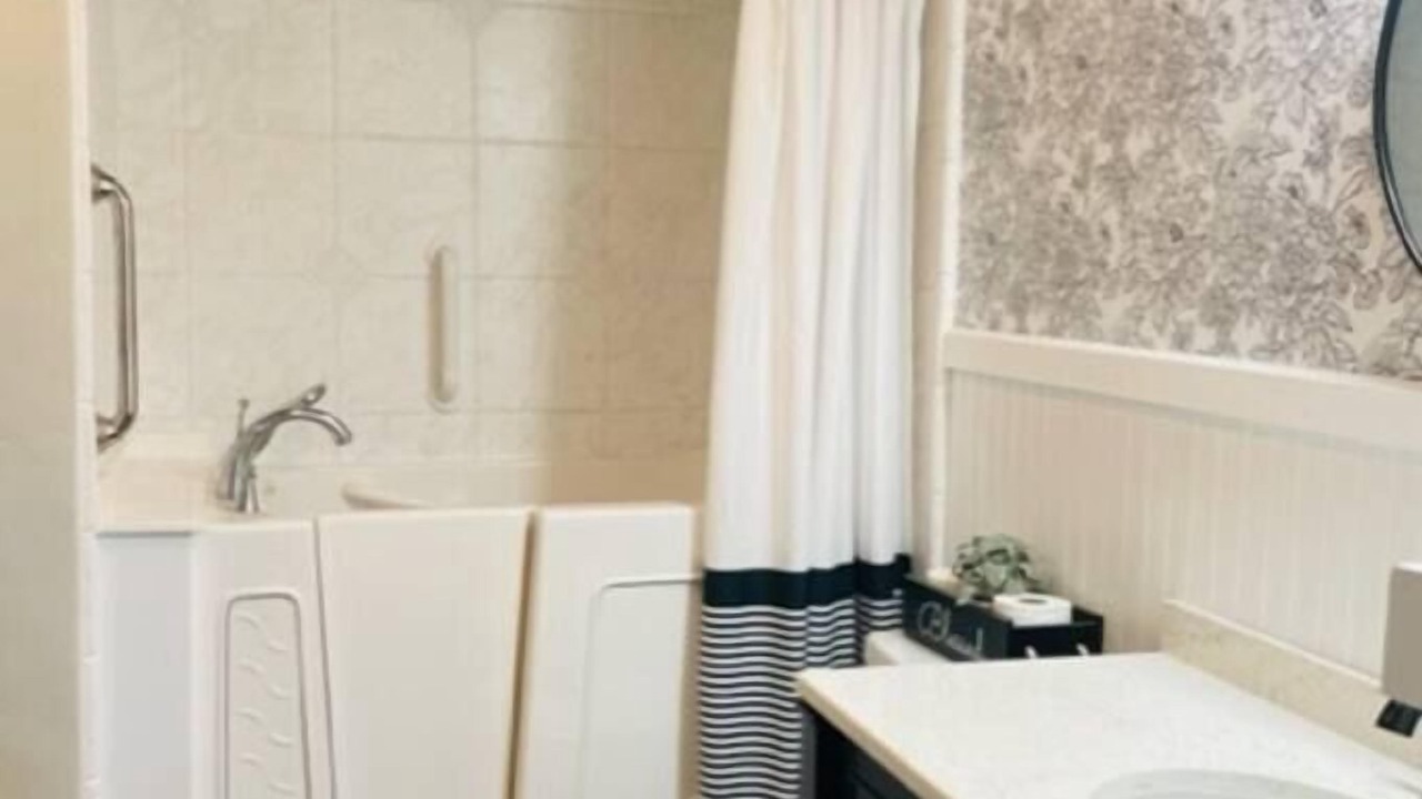 Photo of Bathroom in Radcliff