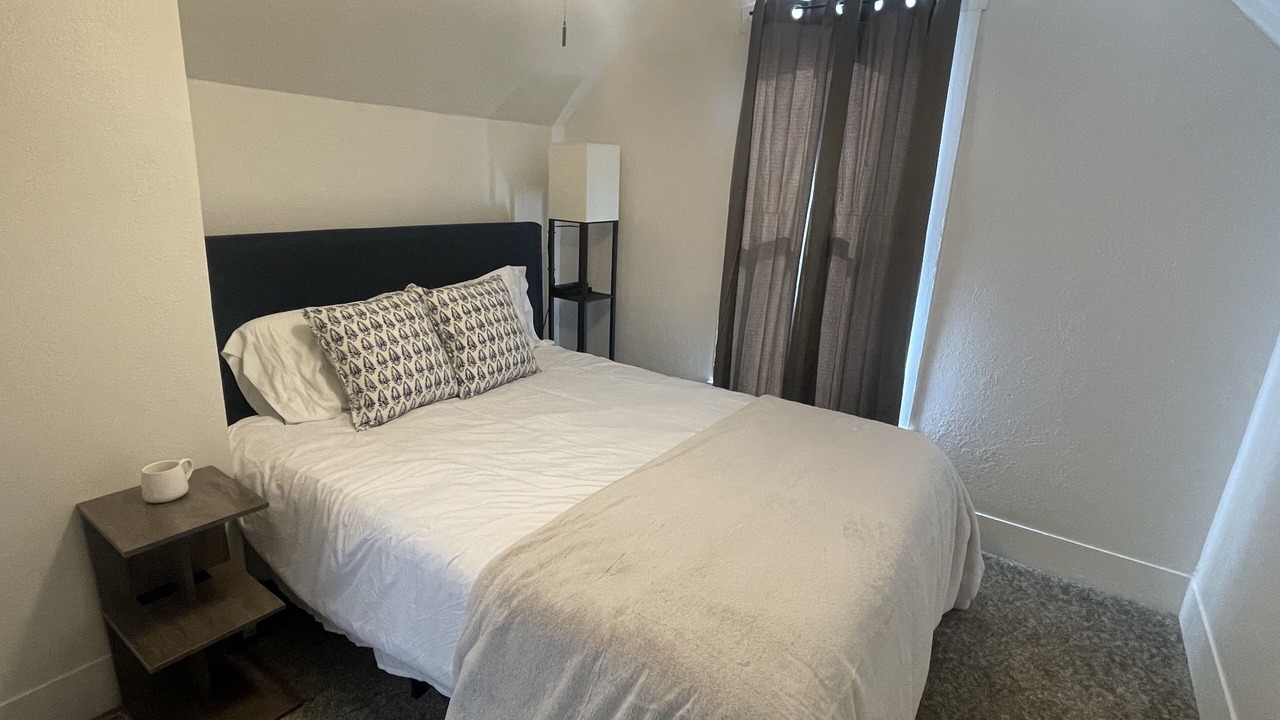 Photo of Bedroom in Saratoga