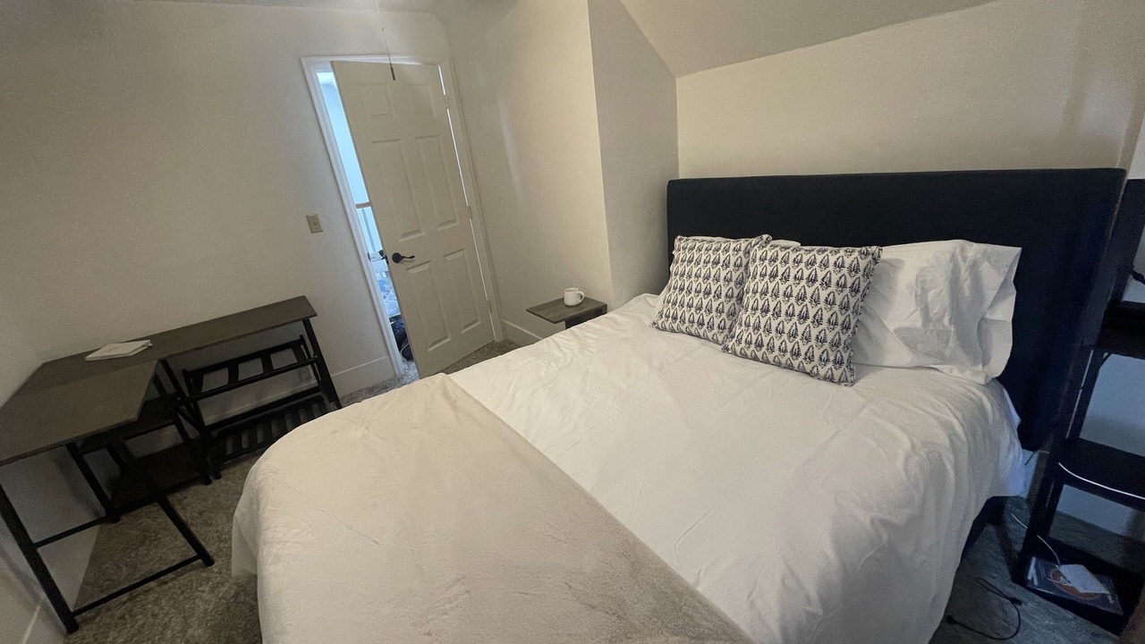 Photo of Bedroom in Saratoga