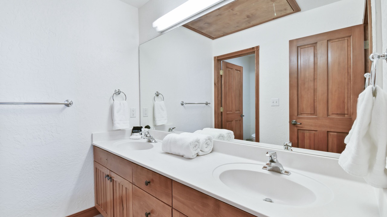 Photo of Bathroom in Midway