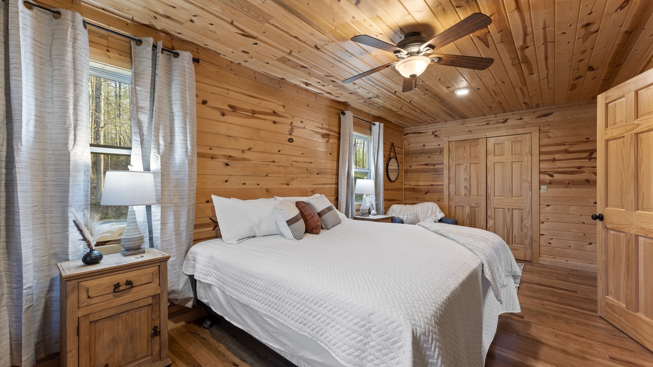 Photo of Bedroom in Jasper