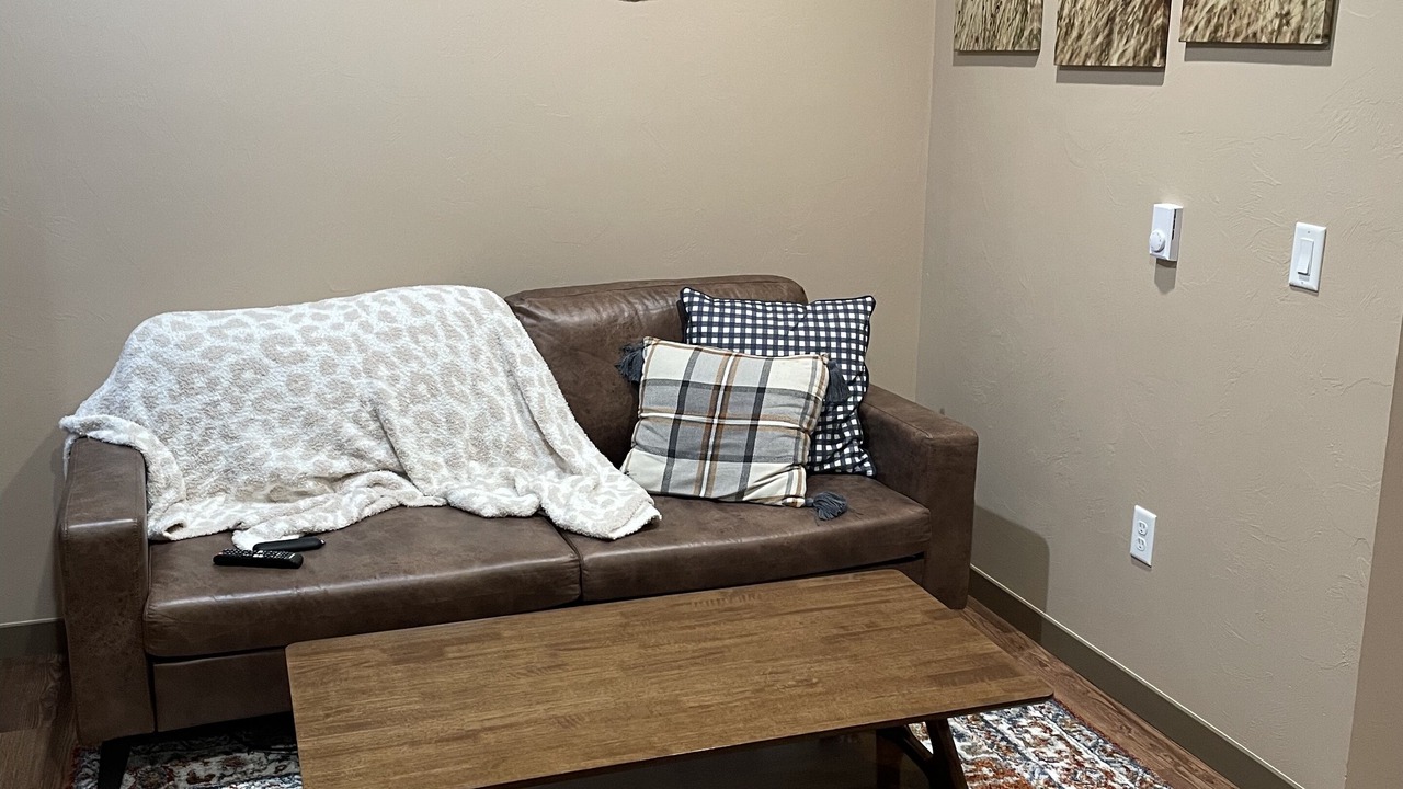 Photo of Livingroom in Helena West Side