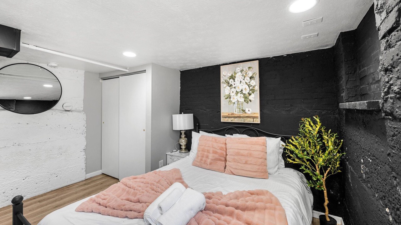 Photo of Bedroom in Old North Columbus