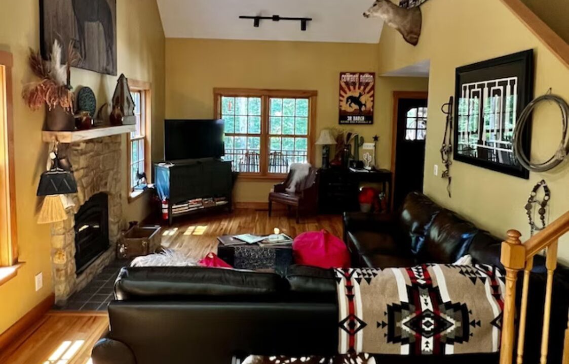Photo of Livingroom in Gnaw Bone