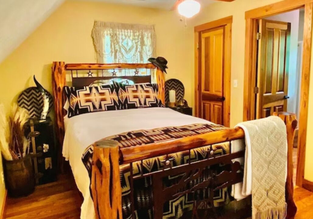 Photo of Bedroom in Gnaw Bone
