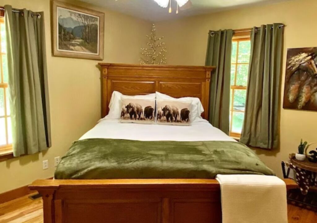 Photo of Bedroom in Gnaw Bone